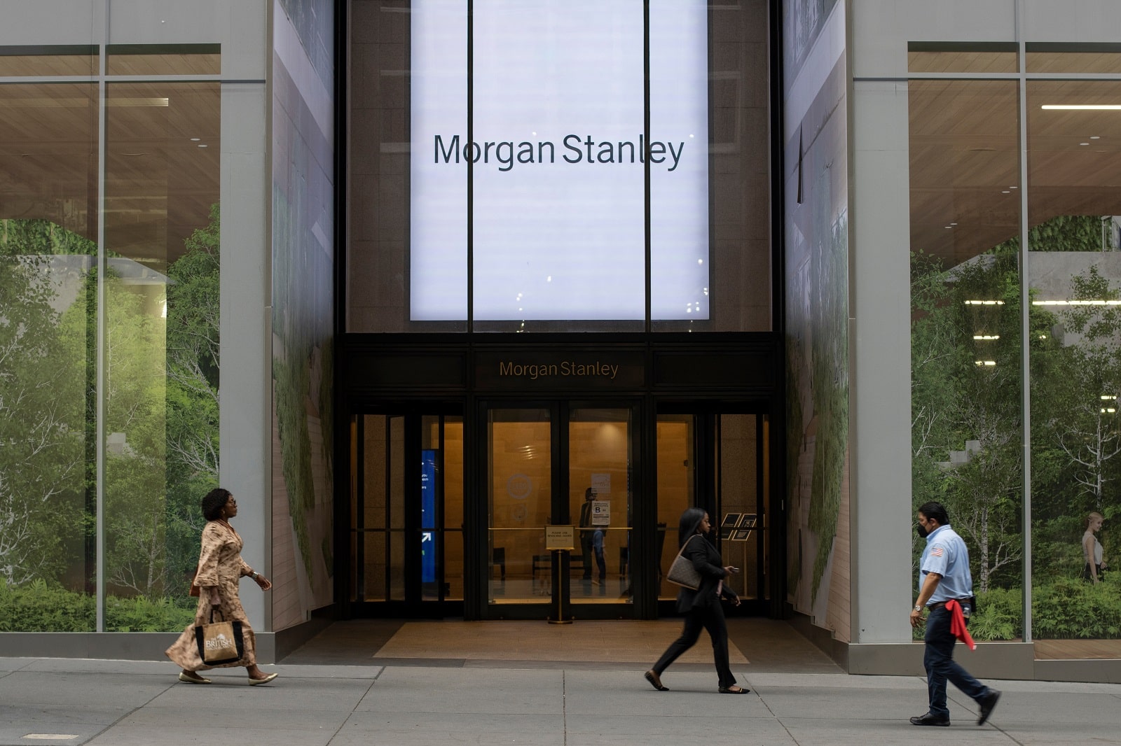 <p><span>However, other CEOs have adopted a more flexible approach. James Gorman, CEO of Morgan Stanley, has maintained that employees only need to come in for “three or four” days a week and that there was no expectation to return to pre-pandemic attendance levels.</span></p>