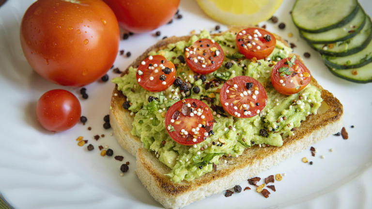 Toasted Bread Is All You Need To Combat Soggy Tomato Sandwiches