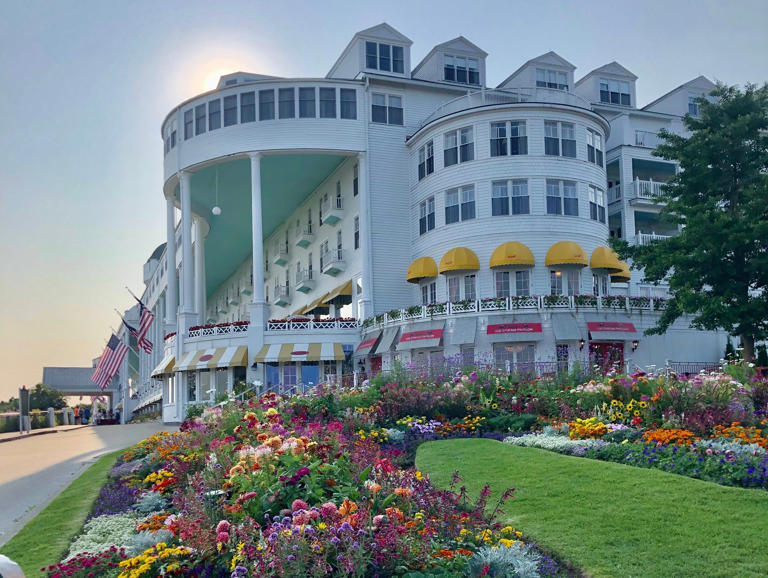 I visited Mackinac Island, the most beautiful island in the Midwest ...