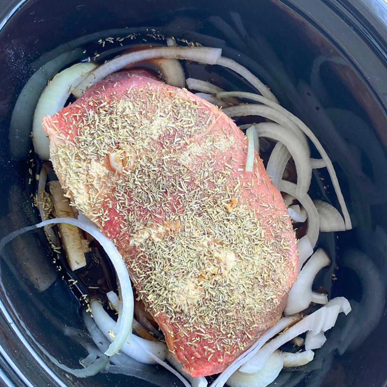 Easy Bottom Round Roast Recipe (Crock-Pot)