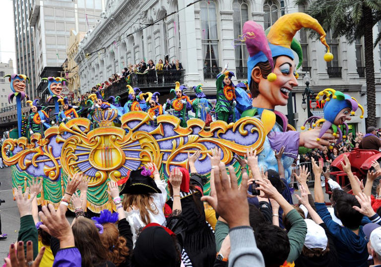 New Roads celebrates Mardi Gras with Lions Club Parade