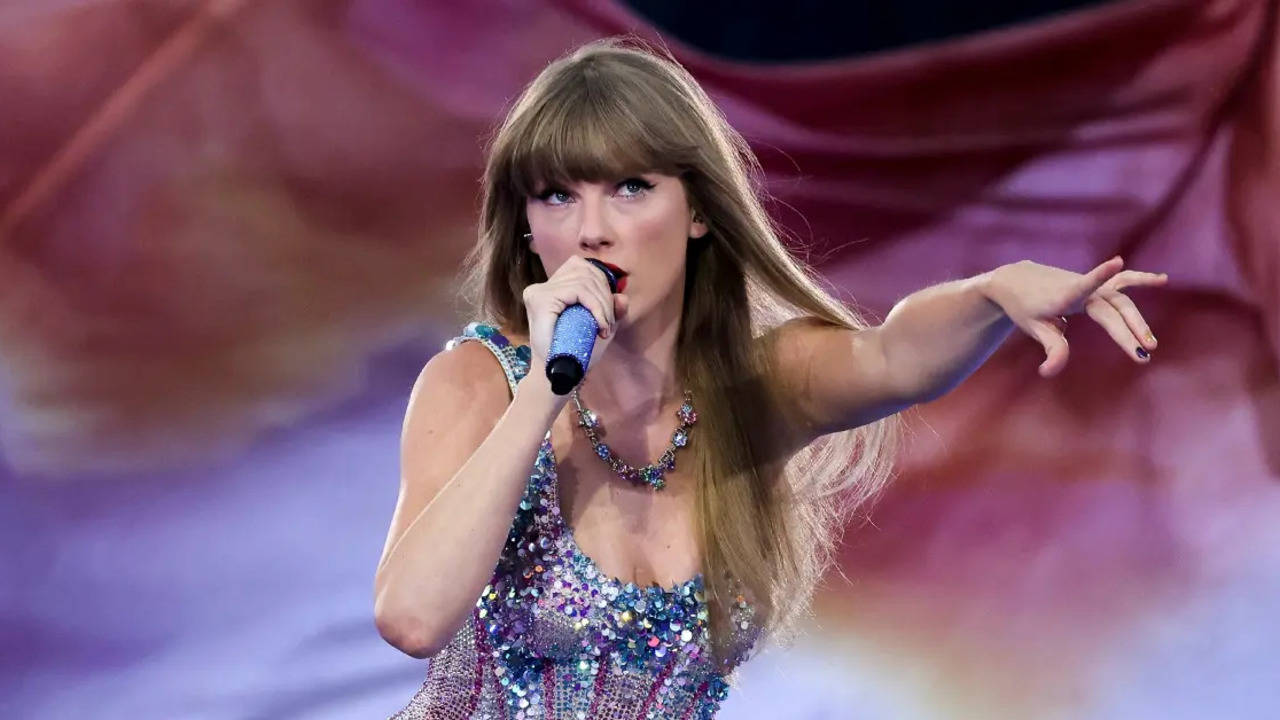ramaswamy connects chiefs' super bowl win to taylor swift endorsing biden