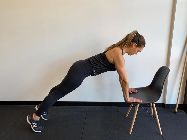 Time For A Break? 5 Easy Ab Exercises You Can Do At Your Desk