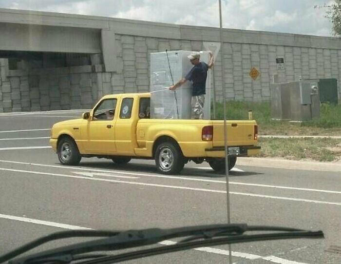 48 times “idiots at work” showed just how stupid humans can be