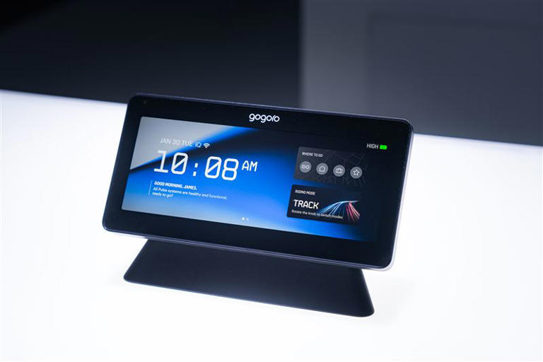 iQ Touch HD數位儀表提供完整即時的車輛狀態數據，大幅提升騎乘便利、安全與樂趣。（圖／Gogoro提供）