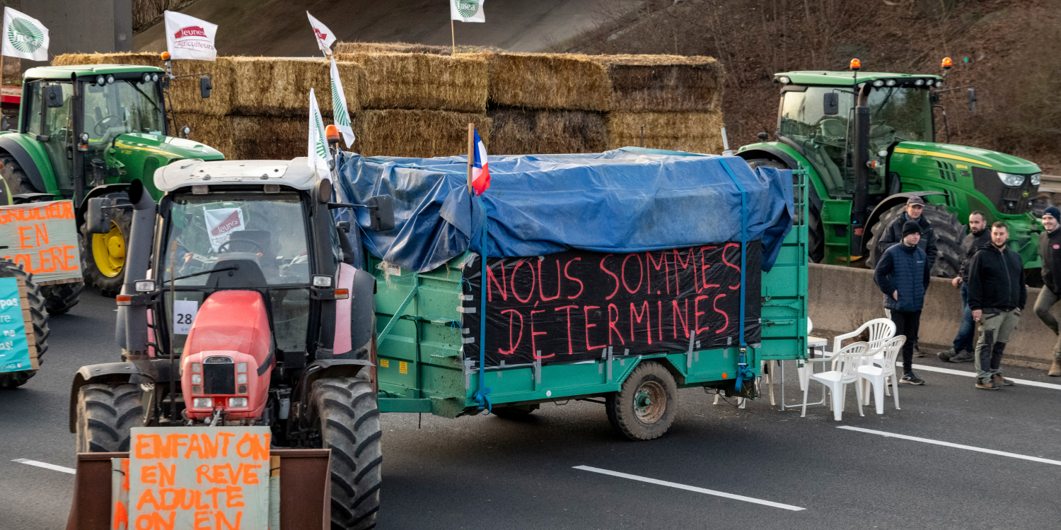 Blocages Des Agriculteurs : Sur L'A1, Les Agriculteurs Restent ...