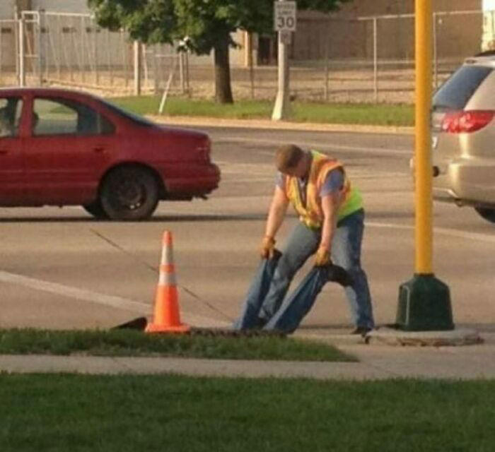 48 times “idiots at work” showed just how stupid humans can be