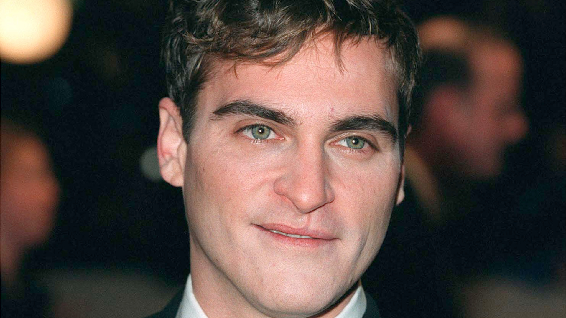 Celebrities with unusual physical features