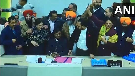 BJP’s Manoj Sonkar Elected Chandigarh Mayor, Defeats INDIA Bloc’s Candidate