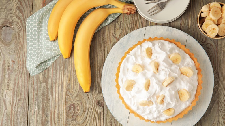 Keep Bananas From Browning In Your Pudding Or Pie With One Ingredient   BB1huWQN.img