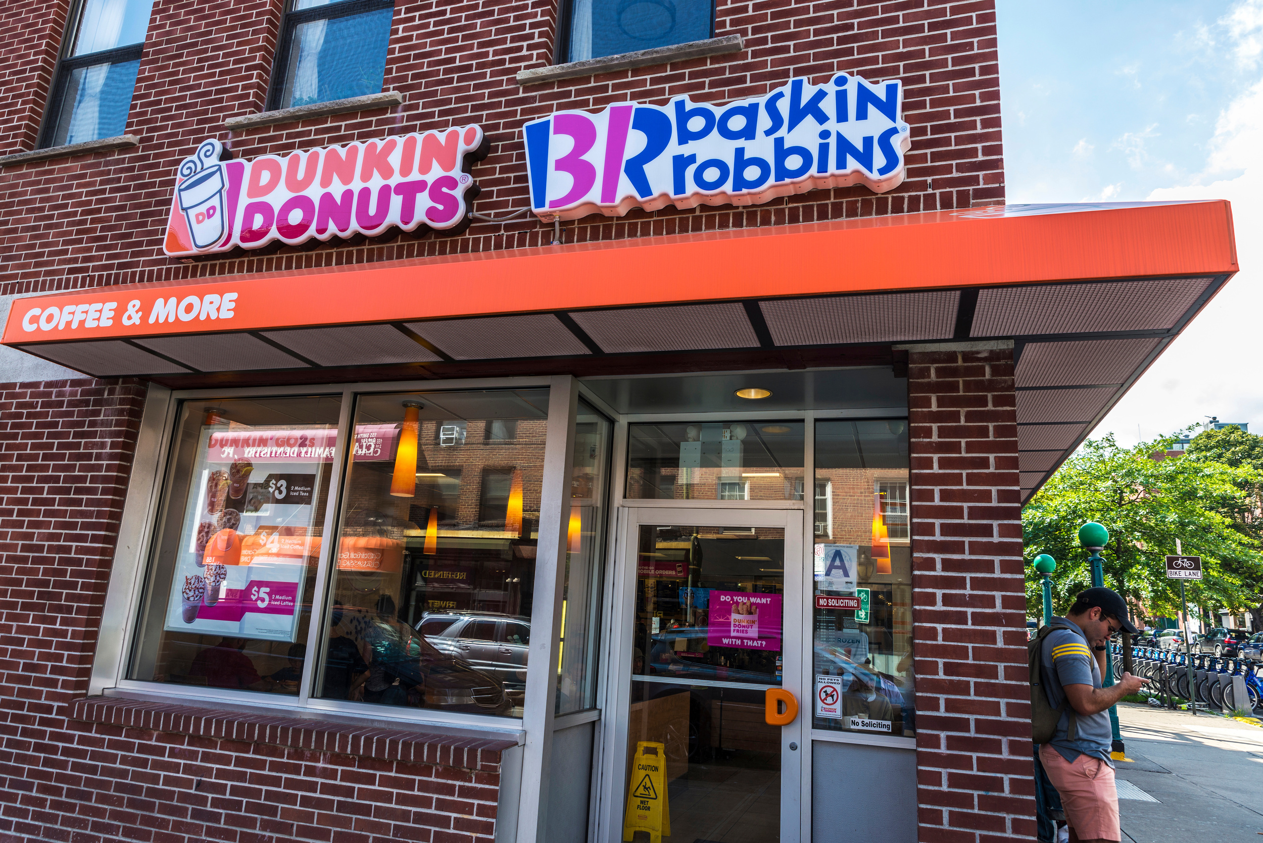 <p>You might already be aware that Dunkin’ and Baskin Robbins are owned by the same parent company, as these two brands often share a space with one another. But did you know that the same parent company (called Inspire Brands) also owns Arby’s, Buffalo Wild Wings, Jimmy John’s, Mister Donut, and Sonic? The conglomerate first came to be in 2018, when Arby’s acquired Buffalo Wild Wings, and it has continued growing ever since, with the acquisition of Dunkin’ occuring in December 2020 for a reported $11.3 billion.</p><p><a href='https://www.msn.com/en-us/community/channel/vid-cj9pqbr0vn9in2b6ddcd8sfgpfq6x6utp44fssrv6mc2gtybw0us'>Follow us on MSN to see more of our exclusive lifestyle content.</a></p>