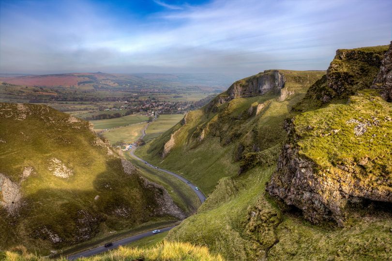 winnats pass: road and footpaths at popular peak district beauty spot to be closed for ten days