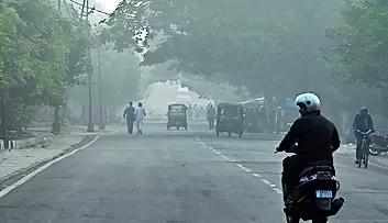 Delhi-NCR Witnesses Light Rain After Foggy Morning