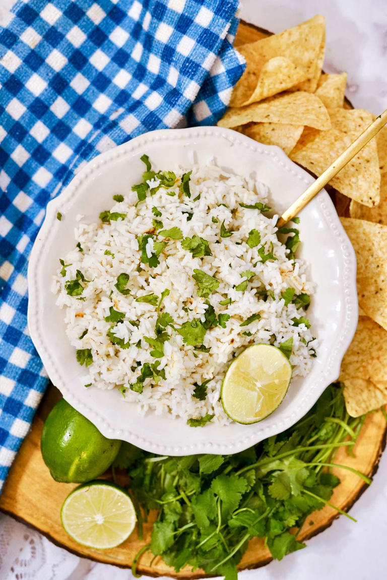 Easy Copycat Cilantro Lime Chipotle Rice Recipe