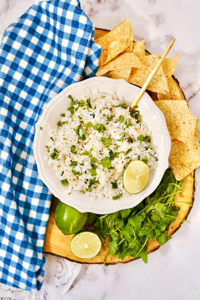 Easy Copycat Cilantro Lime Chipotle Rice Recipe