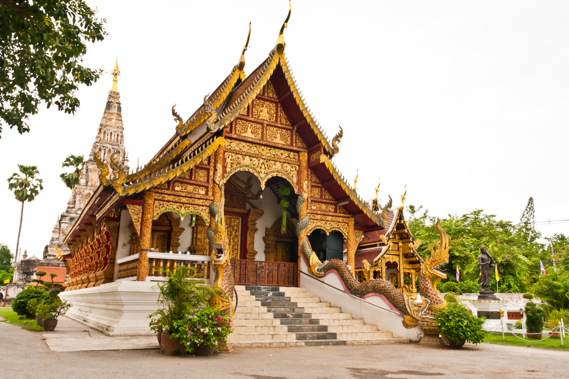 You will no doubt come across the marvelous Wat Chedi Luang, a Buddhist temple and one of the city's main attractions.<p>You may also like:<a href="https://www.starsinsider.com/n/329256?utm_source=msn.com&utm_medium=display&utm_campaign=referral_description&utm_content=208346v2en-sg"> Celebrities who tragically lost their children</a></p>