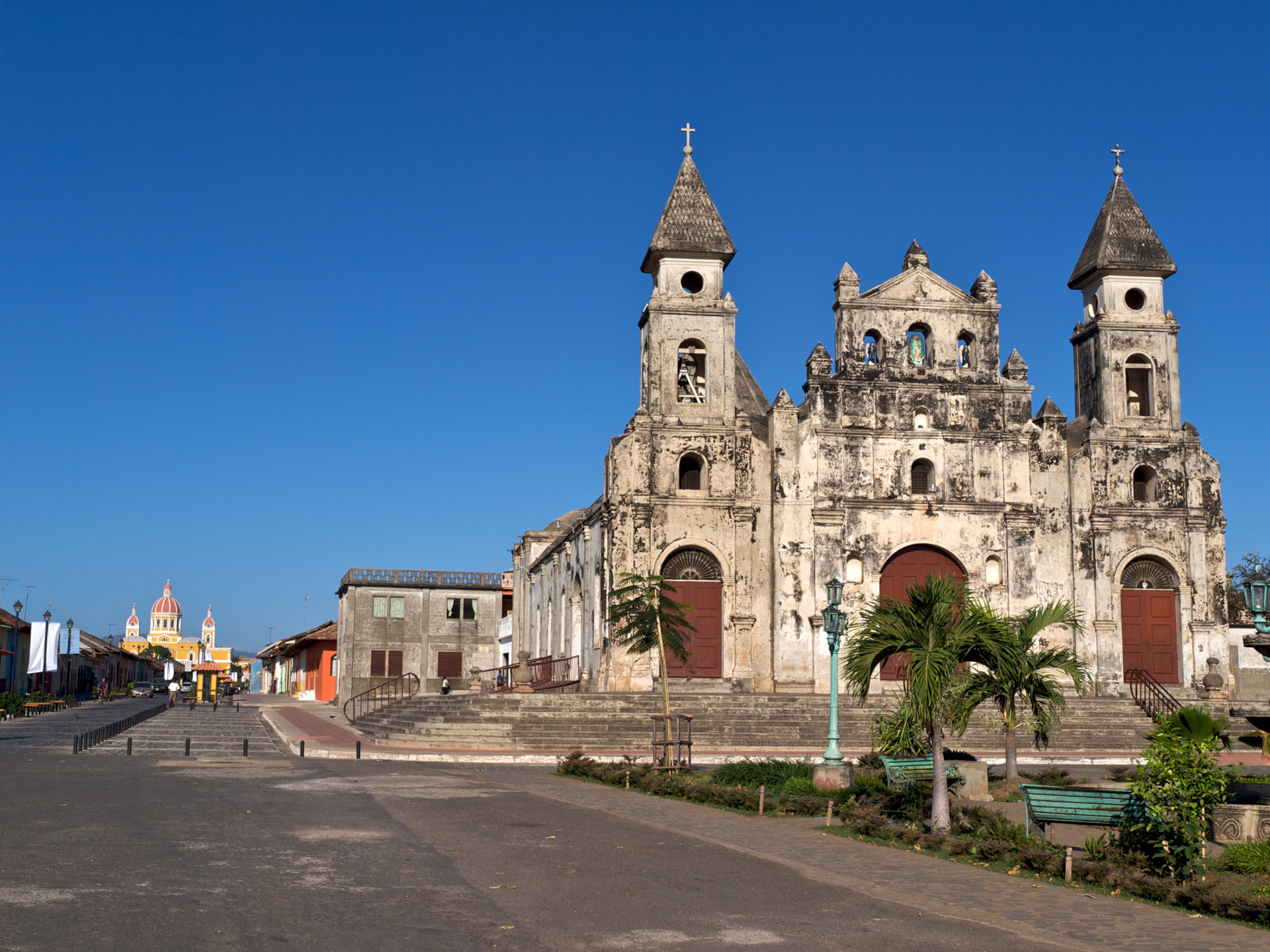 The Nicaraguan city is very popular with tourists traveling through Central America. The famous Church of Guadalupe is one of its main attractions.<p>You may also like:<a href="https://www.starsinsider.com/n/302589?utm_source=msn.com&utm_medium=display&utm_campaign=referral_description&utm_content=210974v3en-ae"> Remembering Christopher Plummer, Hollywood's distinguished gentleman</a></p>