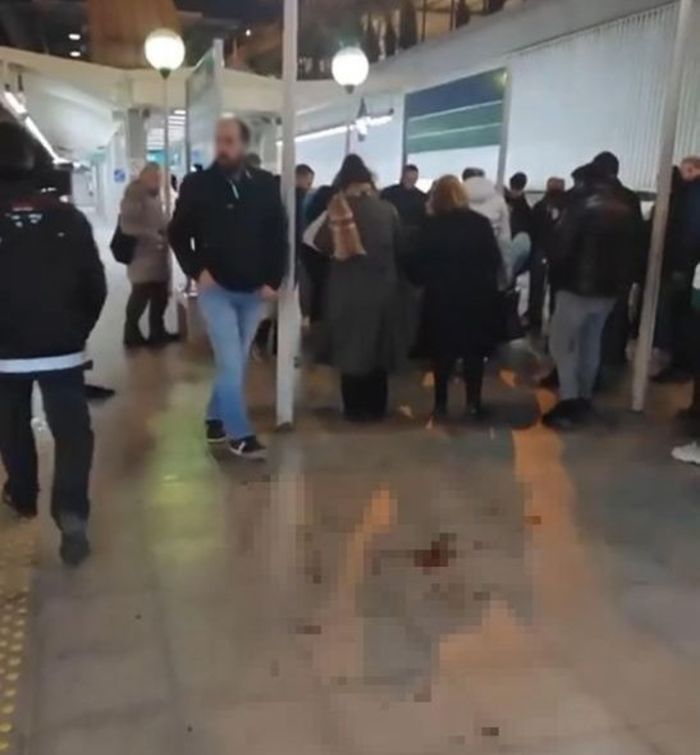 metro istasyonunda 2 kuzen bıçaklandı: 1 ölü, 1 yaralı