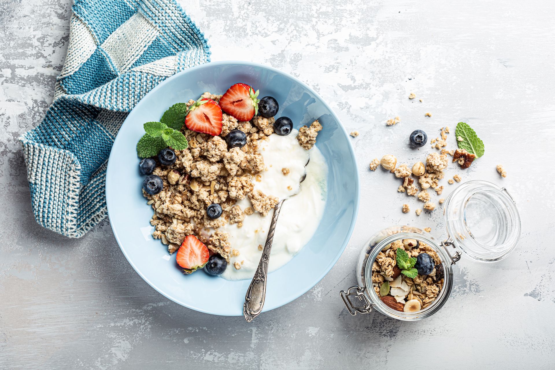 Taste-Testers Say These Healthy Granola Brands Are Perfect for Your ...