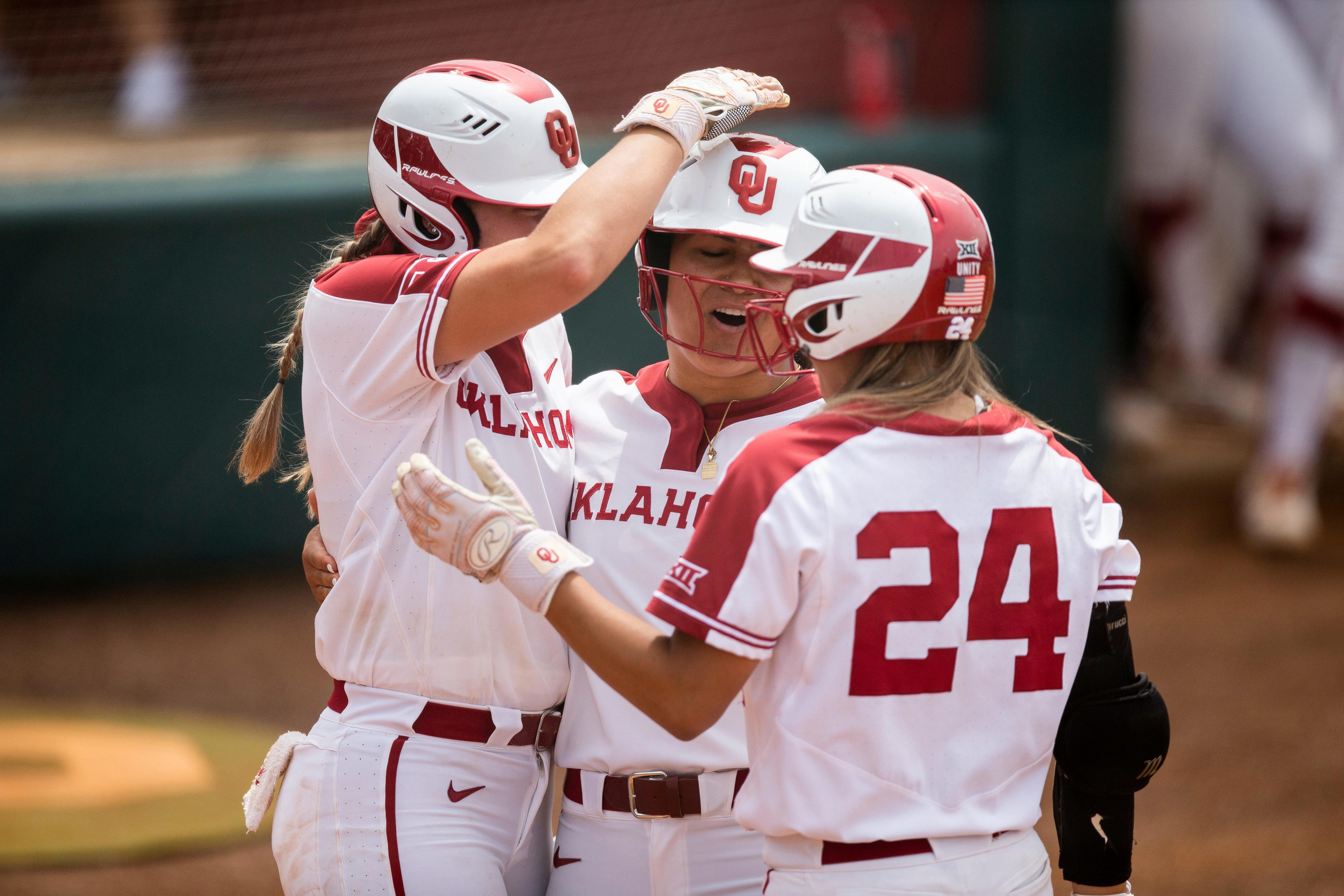 Oklahoma Sooners Beat Liberty Flames 15-3 Behind 7 Extra Base Hits