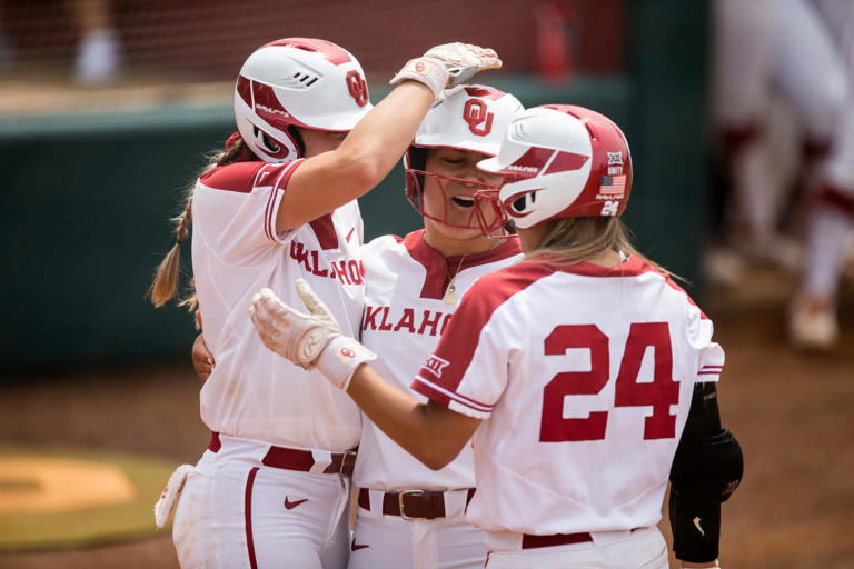 Oklahoma Sooners beat Liberty Flames 15-3 behind 7 extra base hits