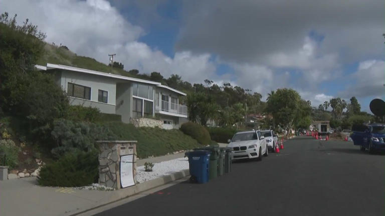 Massive landslide threatens homes in Rancho Palos Verdes