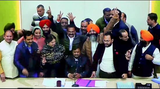 chandigarh: ‘no official meetings’ but new mayor is making the most of public events