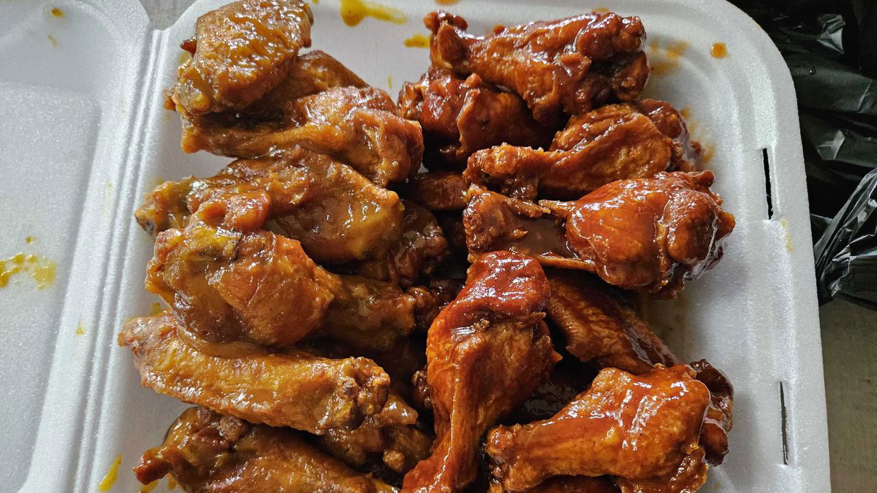 Where to find Super Bowl chicken wings in Nashville
