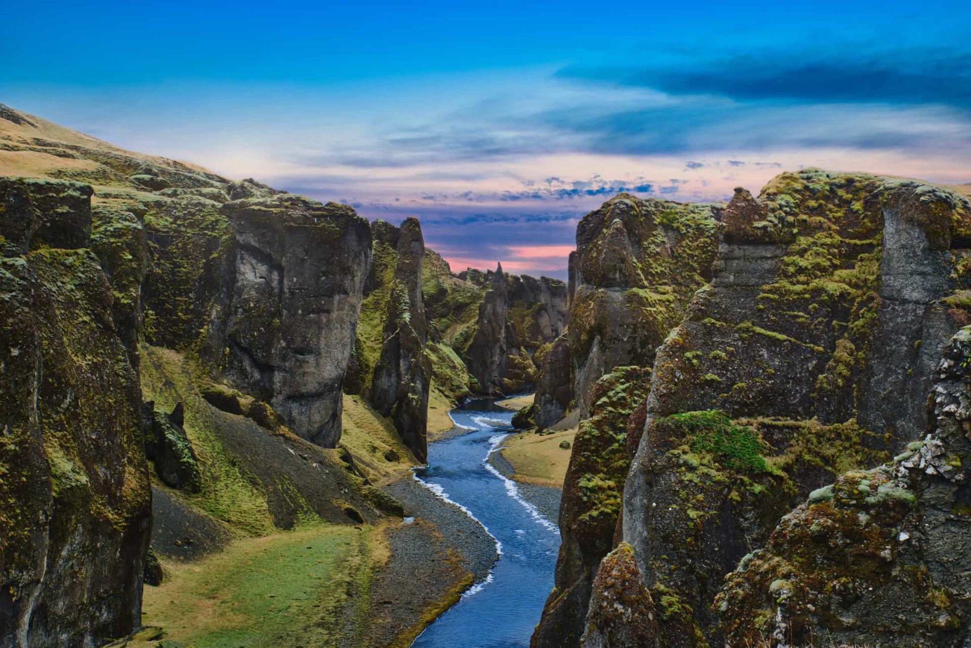 <p>'Game of Thrones' and a Justin Bieber music video have been blamed for the influx of tourists that descended upon Fjaðrárgljúfur Canyon in droves, causing environmental damage and prompting the implementation of a visitor ban to the site.</p><p><a href="https://www.msn.com/en-my/community/channel/vid-7xx8mnucu55yw63we9va2gwr7uihbxwc68fxqp25x6tg4ftibpra?cvid=94631541bc0f4f89bfd59158d696ad7e">Follow us and access great exclusive content every day</a></p>