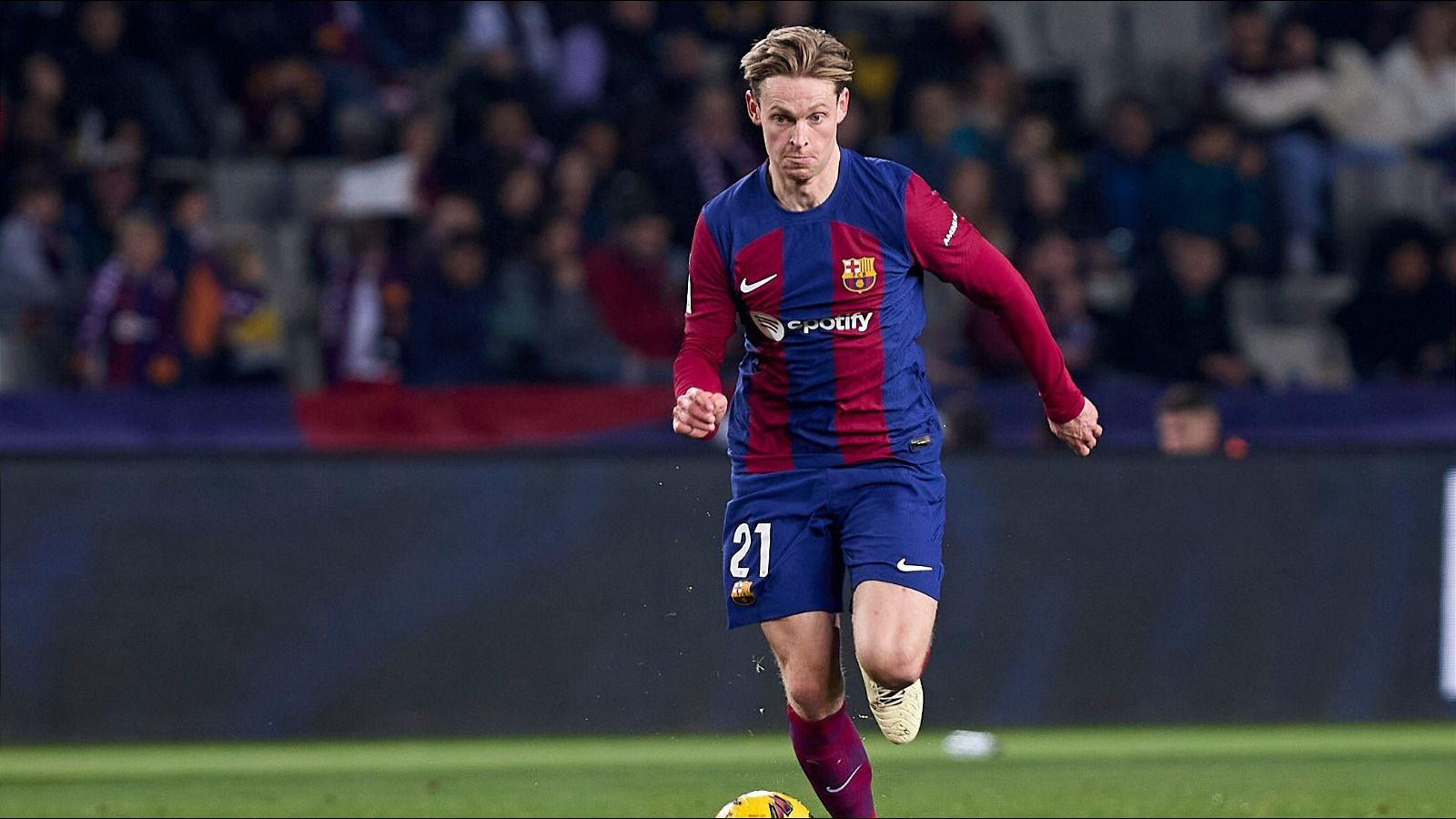 Barcelona Midfielder Frenkie De Jong Considering Exit Amidst Club Turmoil