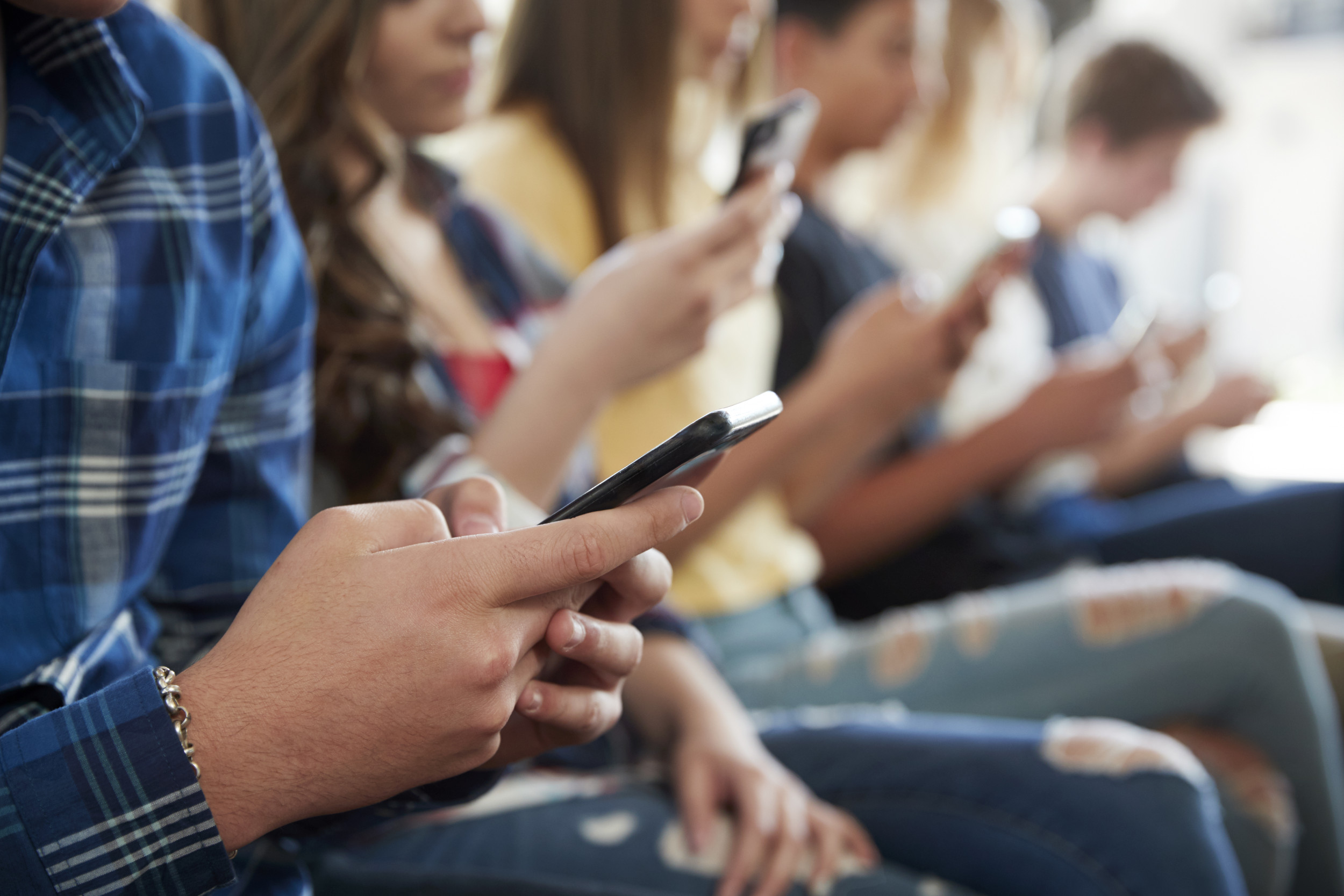 high school students walk out over cellphone ban