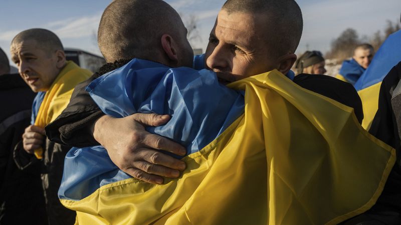 russland und die ukraine tauschen jeweils 100 kriegsgefangene aus