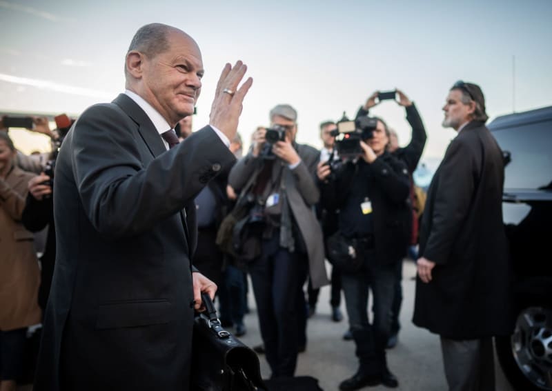 Scholz, Ahead Of Biden Meeting, Confident About US Aid For Ukraine