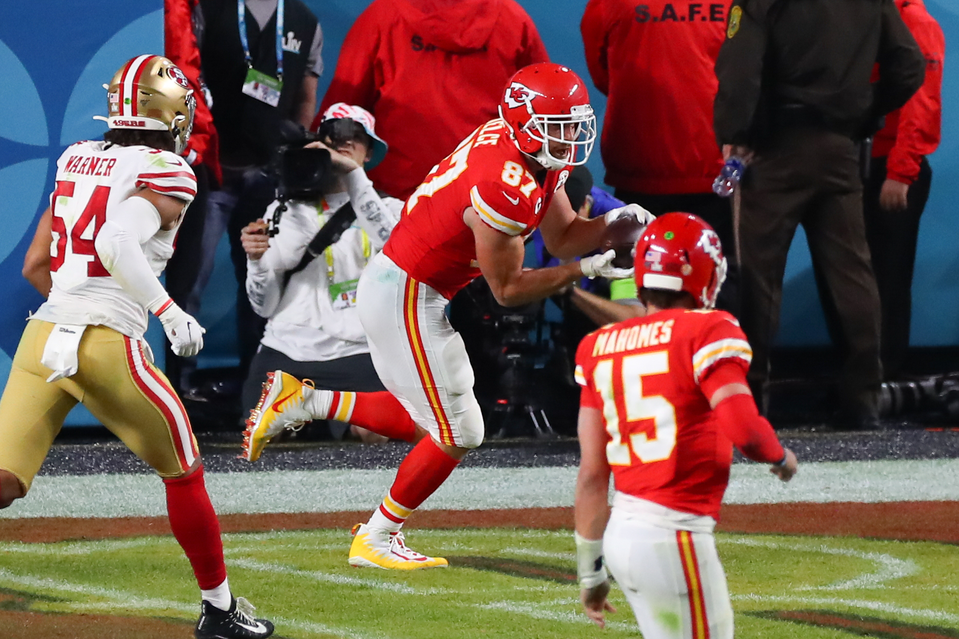 Are Kansas City's Travis Kelce And Patrick Mahomes The Greatest Duo On ...