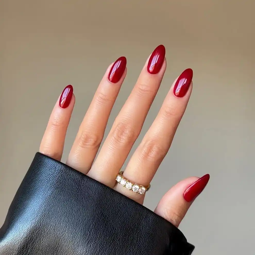 5 colores de uñas que te restan elegancia (y 5 que suman)