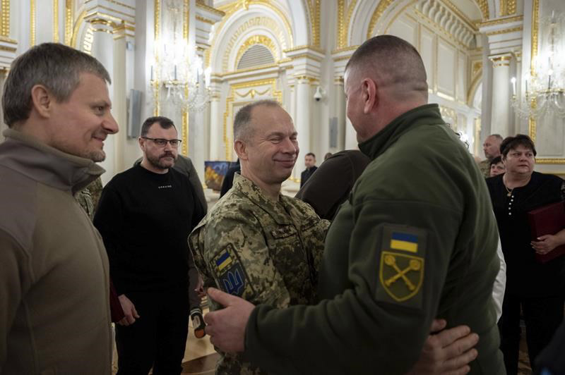 Ukraine's new army chief signals new momentum, but huge problems stand ...