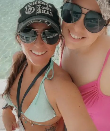 Amber Shearer, left, and Dongayla Dobson, two Kentucky moms who were allegedly sexually assaulted during their vacation to the Bahamas. Amber Nicole Shearer/Facebook