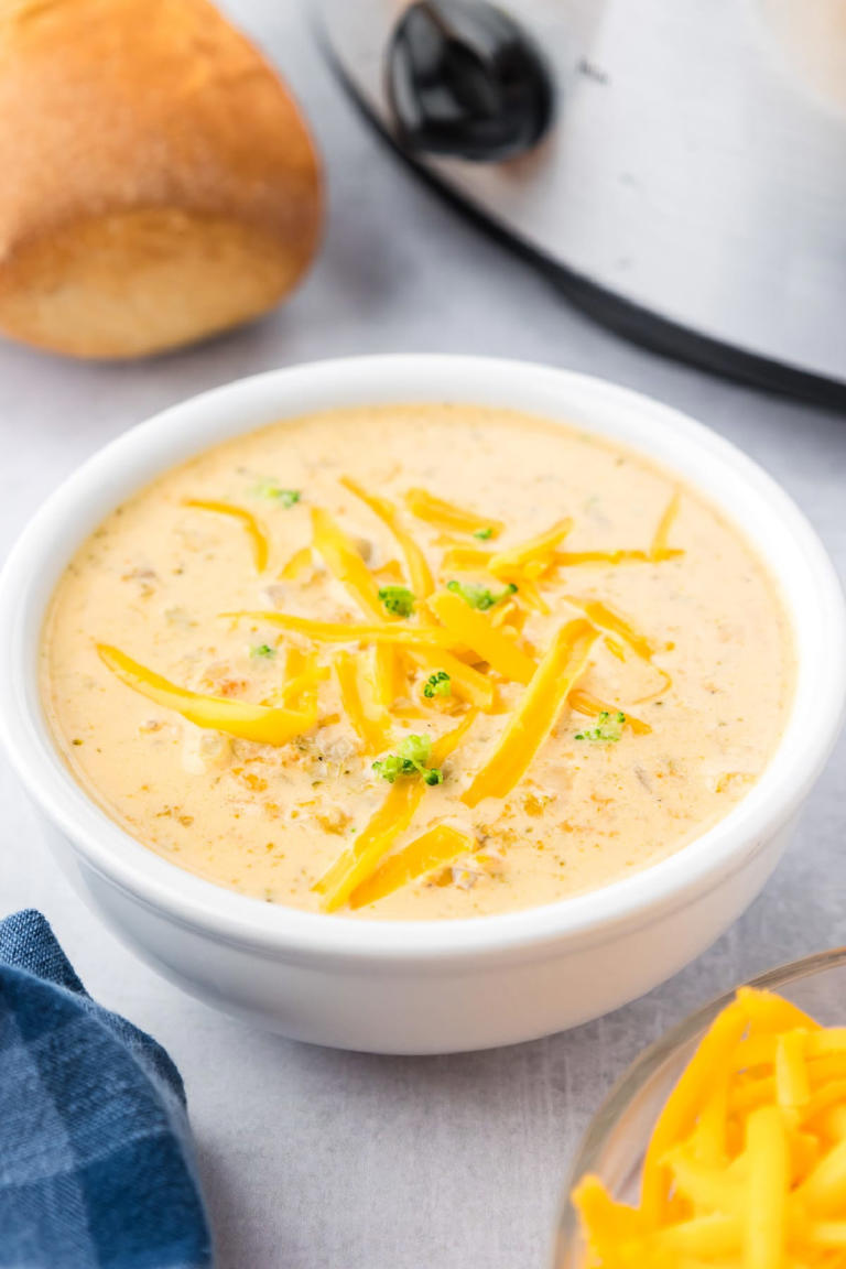 Crock Pot Broccoli Cheese Soup