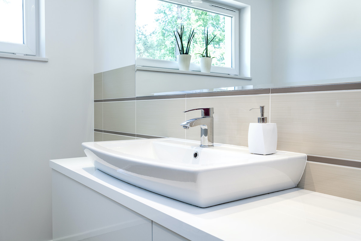 Need A Bathroom Refresh Consider Painting The Sink   BB1i33dr.img