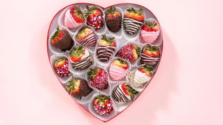 How To Store Chocolate-Covered Strawberries For A Perfect Valentine’s