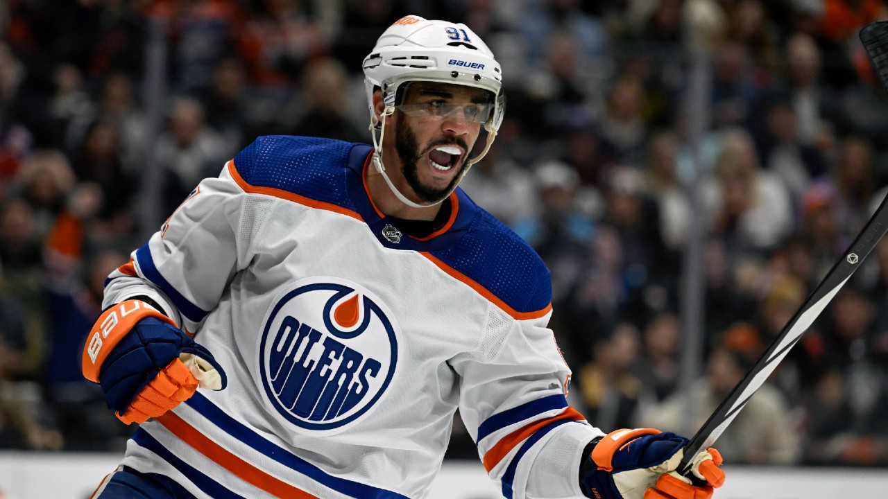 Kane nets second hat trick of season as Oilers beat Ducks