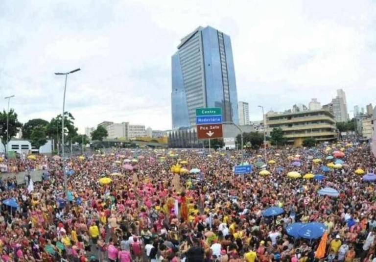 Carnaval BH 2024 vai chover em BH durante a folia?