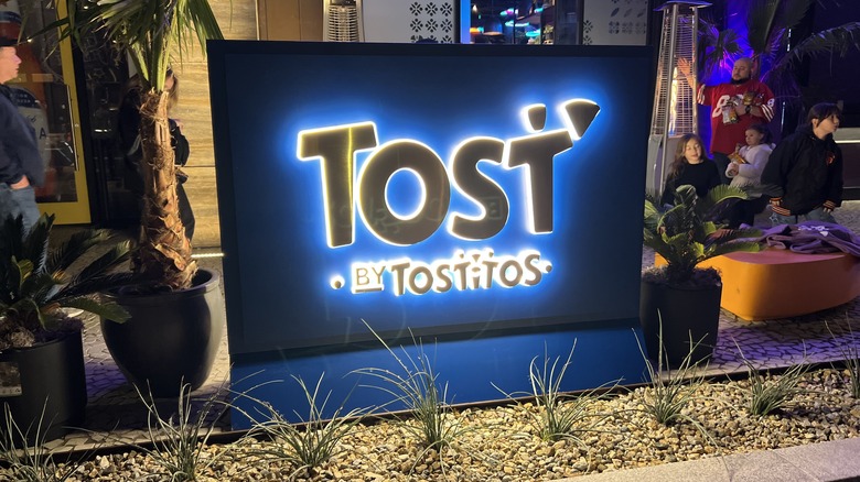 we tried tostitos' super bowl 2024 pop-up restaurant: was it a touchdown?
