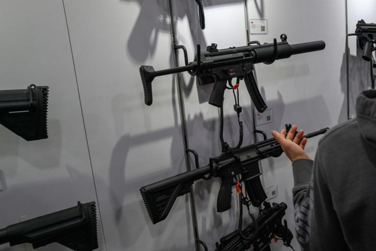 Supreme Court tosses out decision letting 18 year olds carry guns