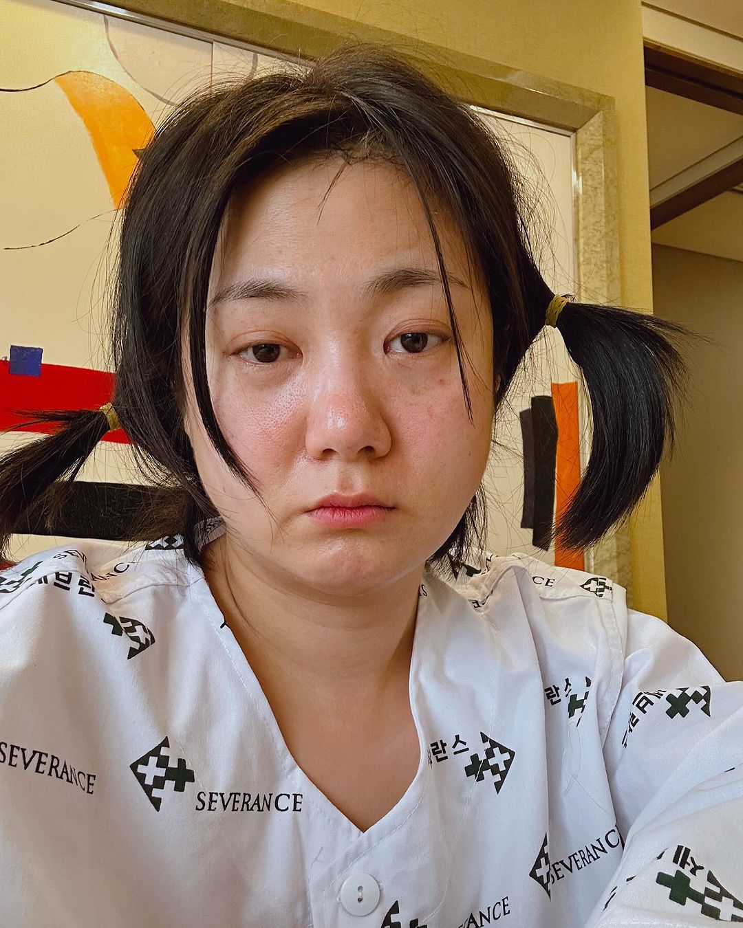 '긴급 수술'로 방송까지 불참한 박나래, 환자복 입은 채 심각한 표정의 근황 (전문)