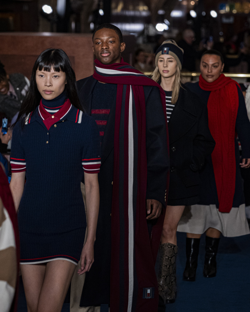 Tommy Hilfiger Takes Over The Oyster Bar In Grand Central For A Joyous   BB1i46S0.img