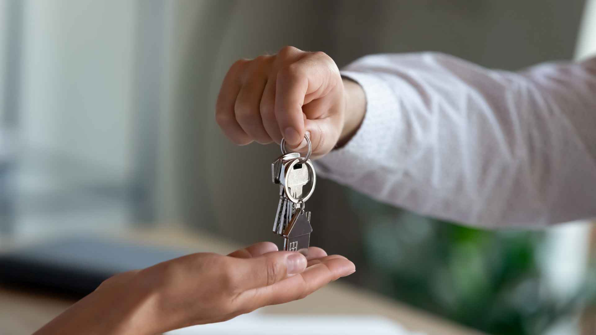 How Much You Need To Live Comfortably in 10 Illinois Cities