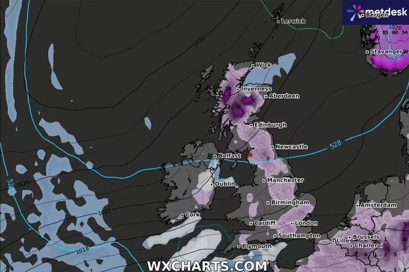 huge 658-mile wall of snow to hit uk as new weather maps turn purple