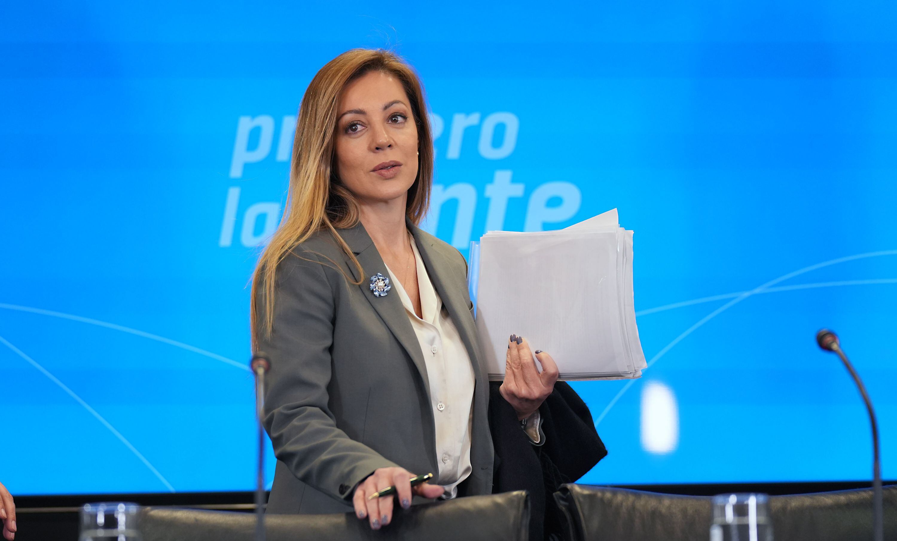 Tras El Pedido De Milei Flavia Royón Renunció A La Secretaría De Minería “le Deseo El Mayor De 8678