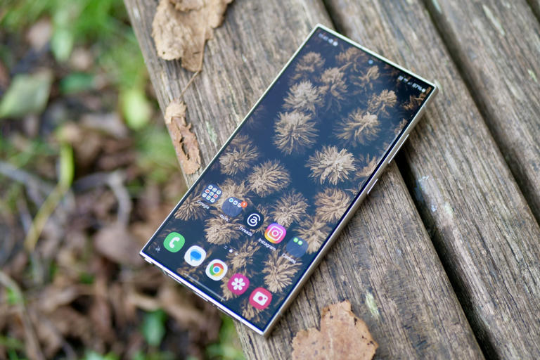 does-the-samsung-galaxy-s24-ultra-have-a-curved-screen